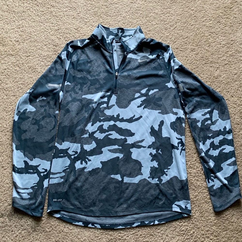 Men’s Nike shirt